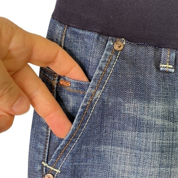 Joe's Jeans Maternity Ferrel Long Bermuda Distressed Jean Shorts Pull On Stretch - Picture 3 of 15